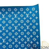 Кожзам с индивидульным принтом "LV" 35*70 см. тиснение под кожу, васильковый (КНР)
